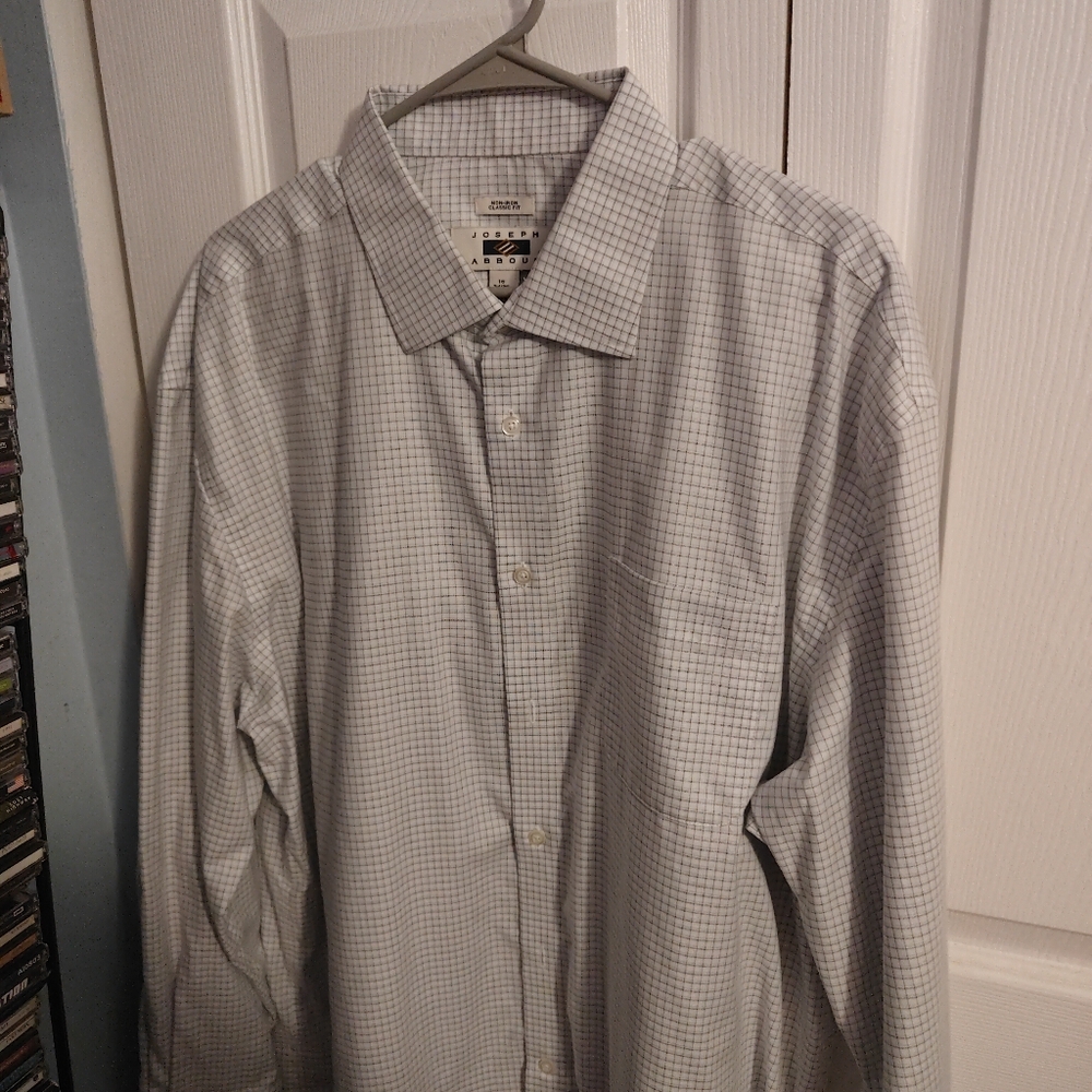 Joseph Abboud Light Gray Checkered Button Down Shirt